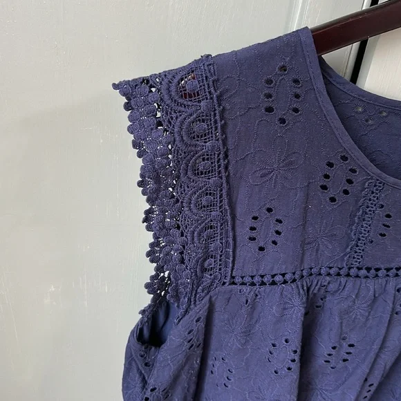 Lace detailed blouse - Picture 3 of 6